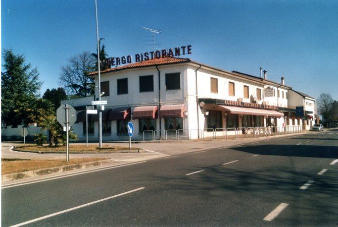Albergo Ristorante Casabianca San Vito al Torre エクステリア 写真