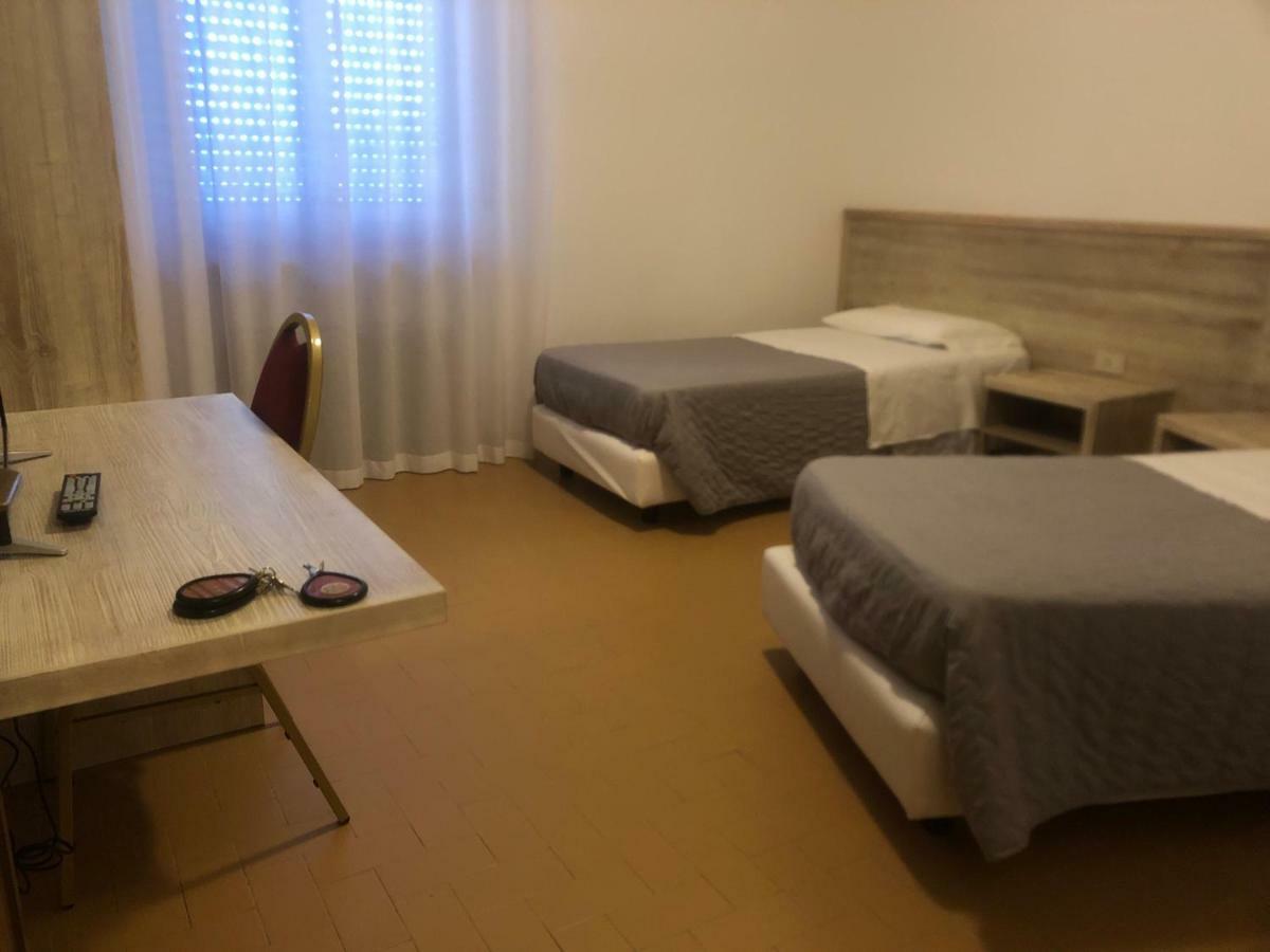 Albergo Ristorante Casabianca San Vito al Torre エクステリア 写真